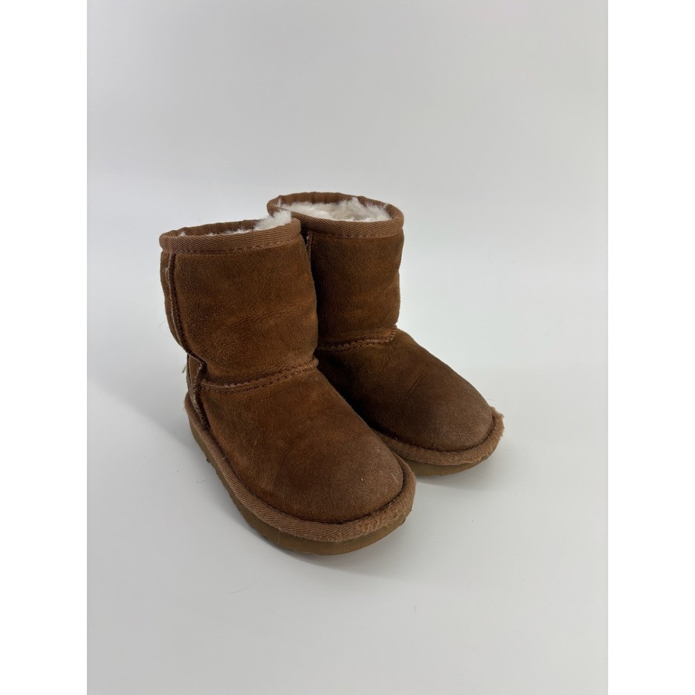 UGG Classic Short Chestnut Brown Suede Shearling Boots Kids Size 8
